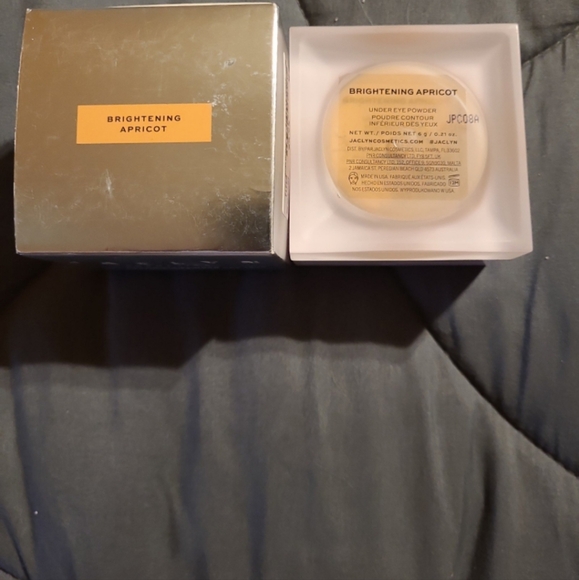 JACLYN COSMETICS UNDER EYE POWDER - Picture 2 of 4